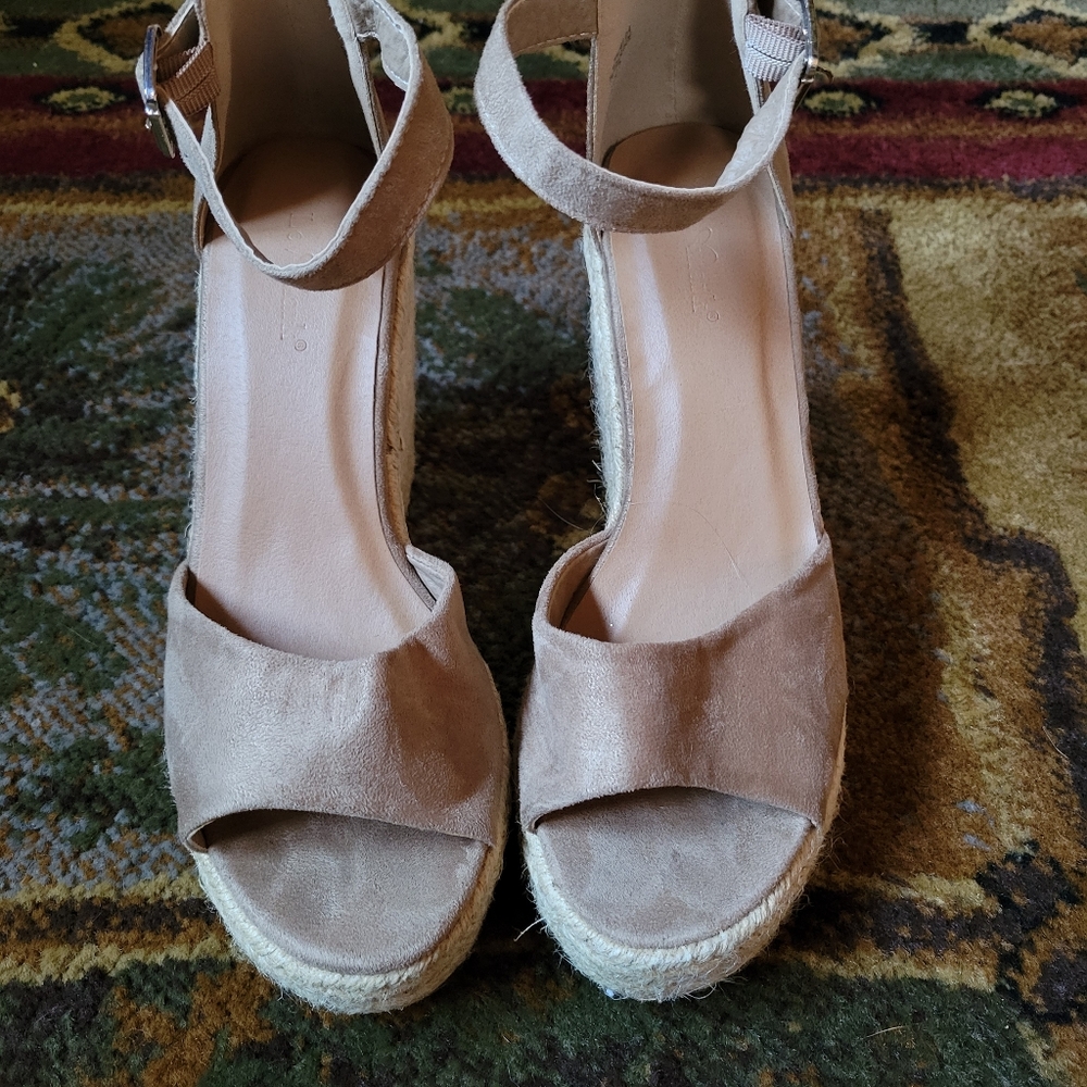 Nude wedge sandles. Size 8